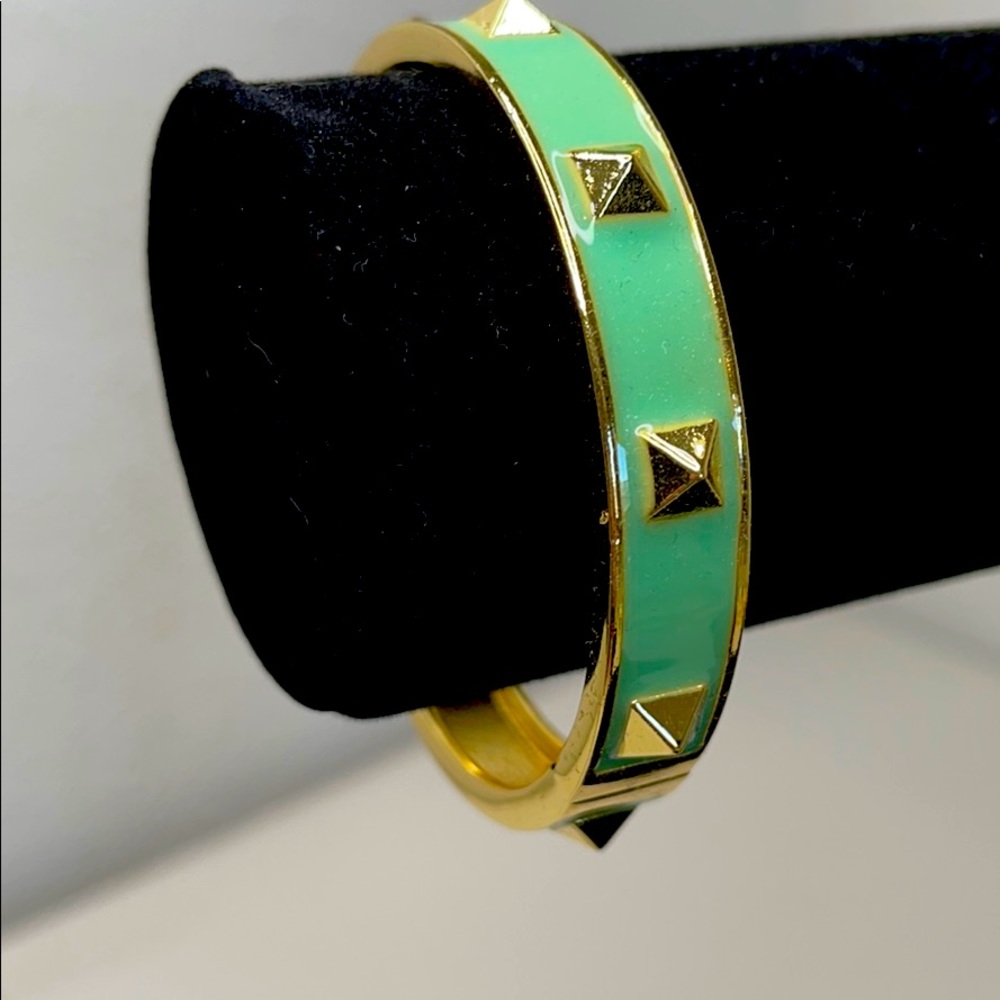 Jade green & gold spike bracelet!